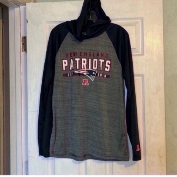 NFL Patriots Gray and Black Shirt - Picture 1 of 5